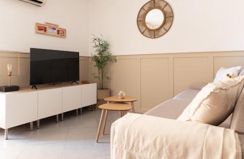Les Sablettes Apartment | Appart proche plage, idéal et tranquille, parking privé - arrivée autonome - lit queen size