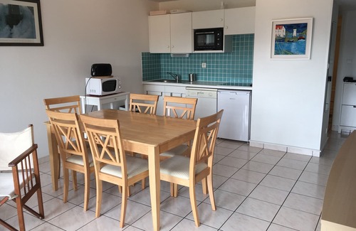 Carnac Apartment | Appart T3, 6 people DRC in residence with swimming pool in CARNAC BEACH and WIFI