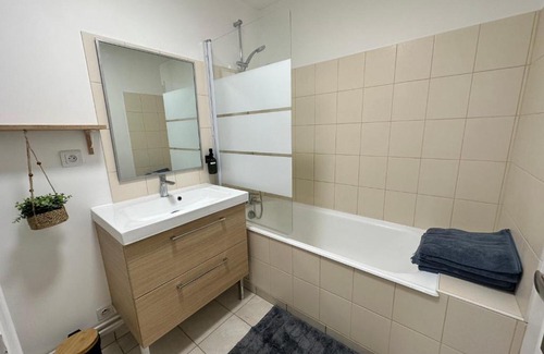 La Fleche Apartment | Appart T3 confort 4-6 pers - CLIM-Hypercentre