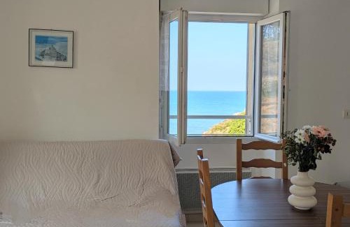 Planguenoual Apartment | Appart vue mer-au pied du chemin de randonnée " Bassan"
