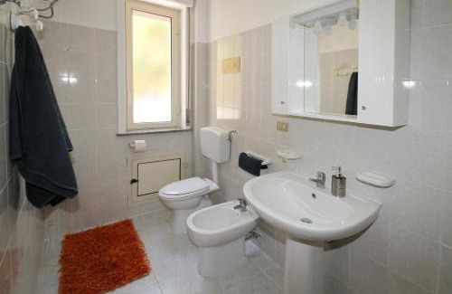 Santo Stefano di Camastra Apartment | Appartamento con Cortile Privato