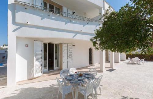 Scala di Furno Apartment | Appartamenti in Villa Michelle by BarbarHouse