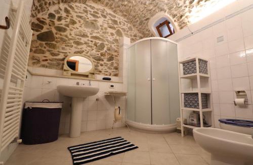 Boissano Apartment | Appartamento in borgata storica