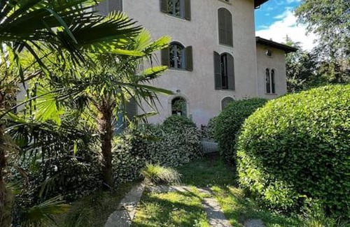 Oleggio Castello Apartment | Appartamento in Villa Storica