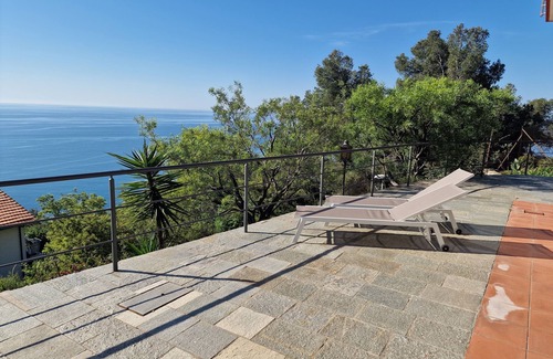 Cervo Apartment | appartamento in villa mimosa vista mare