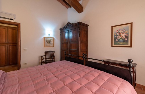 Chiusi della Verna Other | Appartamento Falco Piccolo with Hills View, Pool, Garden & Wi-Fi