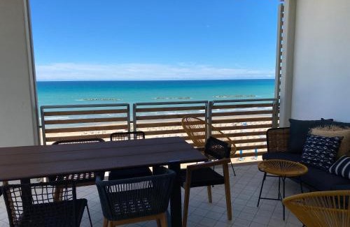 Roseto degli Abruzzi Apartment | Appartamento con terrazza di 35 mq fronte mare-Wifi-Barbecue