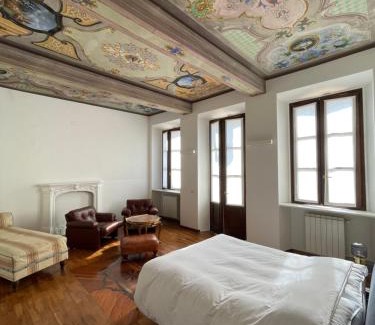 Oleggio Apartment | Appartamento La Corte