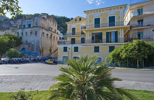 Vietri sul Mare House | Appartamento Mariuccia F: A welcoming apartment situated at a few steps from a sandy beach, with Free WI-FI.