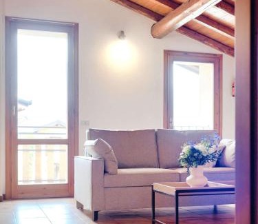 Magreglio Apartment | Appartamento Mansarda Lilli