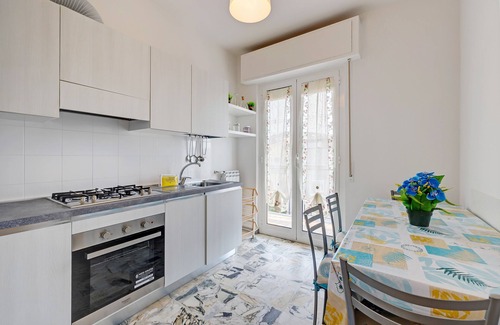 Pietra Ligure Apartment | 'Appartamento Vista Mare Shanaia' with Sea View, Wi-Fi & Balcony
