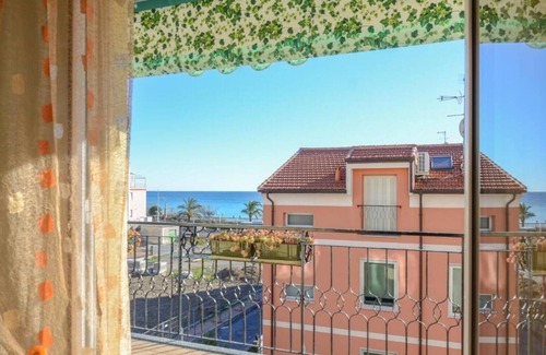 Pietra Ligure Apartment | 'Appartamento Vista Mare Shanaia' with Sea View, Wi-Fi & Balcony