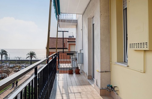 Pietra Ligure Apartment | 'Appartamento Vista Mare Shanaia' with Sea View, Wi-Fi & Balcony