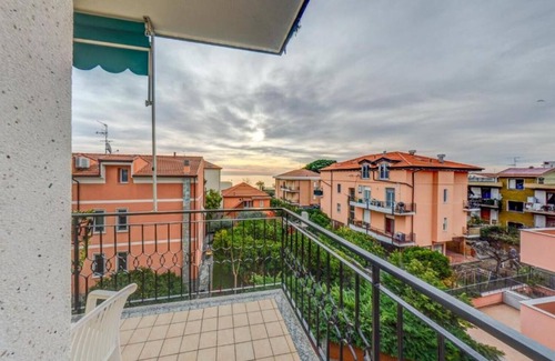 Pietra Ligure Apartment | 'Appartamento Vista Mare Shanaia' with Sea View, Wi-Fi & Balcony