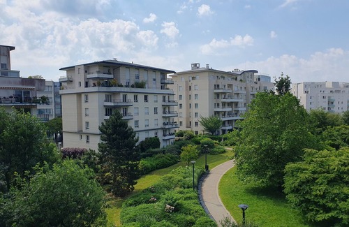 Montigny-le-Bretonneux Apartment | Appartement Résidentiel au Vert et au Frais