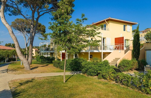 Le Brusc Condo | Appartement cosy 2 pièces pour 6 | Accès piscine!