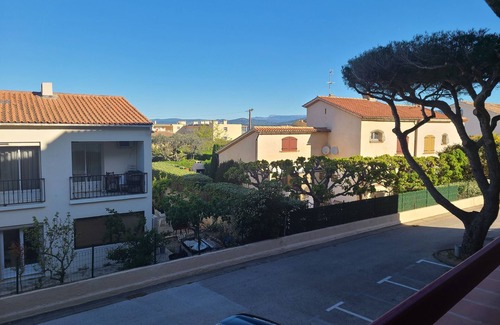 Le Brusc Apartment | Appartement 64 m² à 200 m de la Plage Tout Confort. Idéal Pour Famille