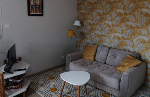 Saint-Jean-Pla-de-Corts Apartment | Appartement Climatisé à la Campagne Avec Piscine