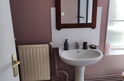 Sedan Apartment | Appartement à 100m du Plus Grand Château Fort D'europe