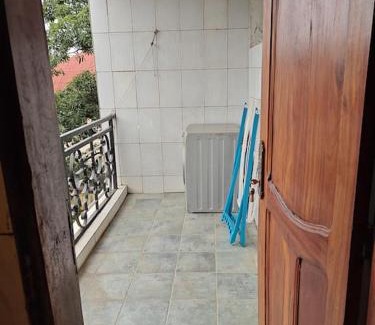 Conakry Apartment | Appartement éclairé avec vue mer
