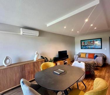 Saint-Esteve Apartment | Appartement élégant pour deux