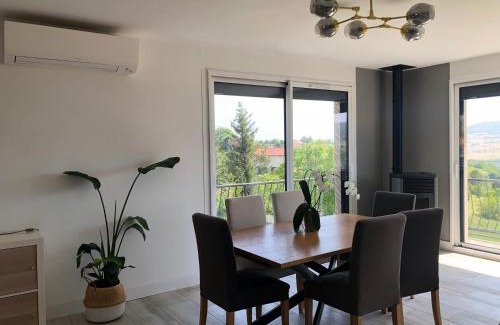 Veyre-Monton Apartment | Appartement 100 m2 vue Sancy et Puy de Dôme
