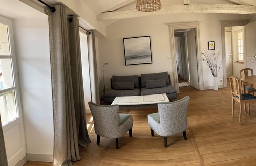 Perigueux Apartment | Appartement 2 Pièces Centre Historique, Terrasse vue Imprenable