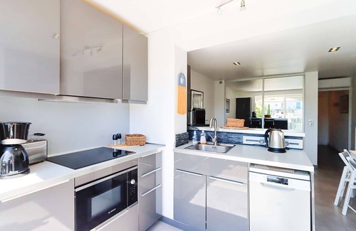 Port Grimaud Apartment | Appartement 2 pièces rénové à Port Grimaud - Terrasse, Climatisation, WIFI