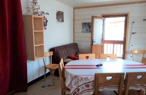 Albiez-le-Vieux Apartment | Appartement 2* spacieux en centre-village, proche commerces et pistes, idéal pour 5 personnes - FR-1-618-5