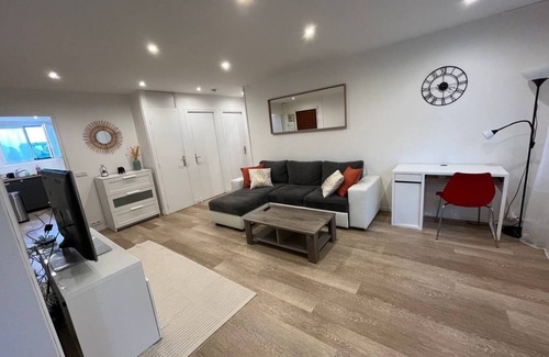 Bois-d'Arcy Apartment | Appartement 3-4 Pieces Bois D'arcy Jusqu'à 6 Personnes