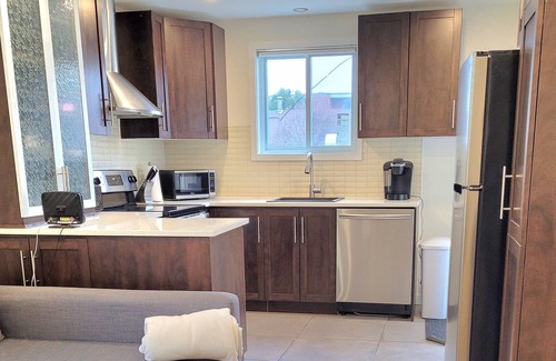 Laval-des-Rapides Apartment | Appartement 3 Chambres, Proche du Métro
