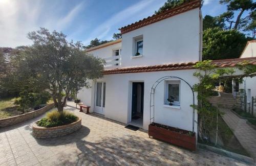 La Tranche-sur-Mer Apartment | Appartement 3 chambres 6 pers rez de Jardin 5min plage quartier du Phare Location du dimanche au dimanche en juillet et aout