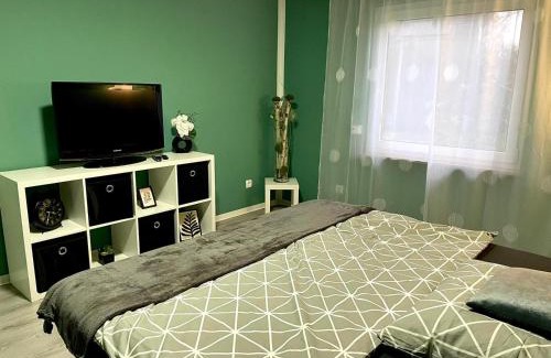 Thiede Apartment | Appartement 3 - geräumige Wohnung mit eigener Küche, Bad und Gartenblick