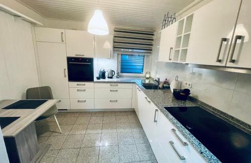 Thiede Apartment | Appartement 3 - geräumige Wohnung mit eigener Küche, Bad und Gartenblick