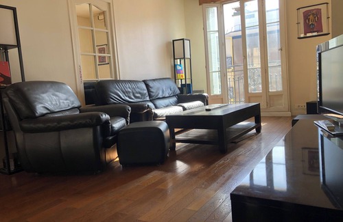 Quartier de Becon Apartment | Appartement 3 Pièces 70m² Duplex, Familiale, Confortable, Lumineux et Atypique