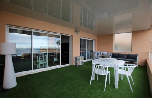 Le Trayas Apartment | Appartement 3 pièces pieds dans l 'eau front de mer sur la côte d'Azur