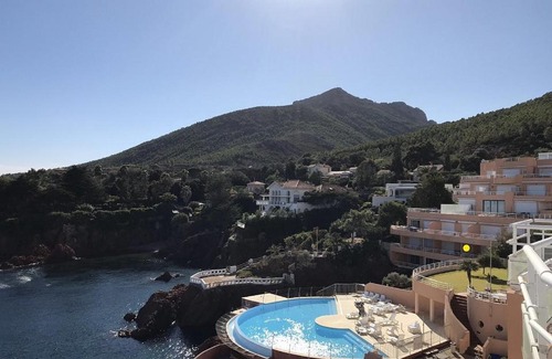 Le Trayas Apartment | Appartement 3 pièces pieds dans l 'eau front de mer sur la côte d'Azur