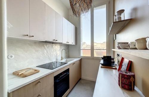 Granville Apartment | Appartement Art Déco à Granville, proche plage, gare et commerces, 3 chambres, ascenseur, parking. - FR-1-361-392