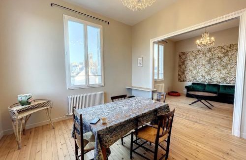 Granville Apartment | Appartement Art Déco à Granville, proche plage, gare et commerces, 3 chambres, ascenseur, parking. - FR-1-361-392
