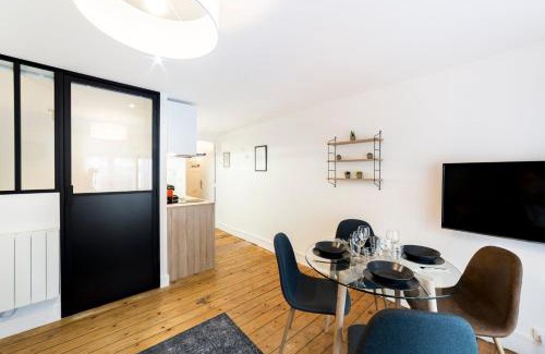 Puvis De Chavannes - Le Lycee Apartment | Appartement au cœur du 6ème arrondissement AIL