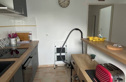Port-des-Barques Apartment | Appartement Avec Balcon à Port des Barques , vu sur Lestuaire de la Charente
