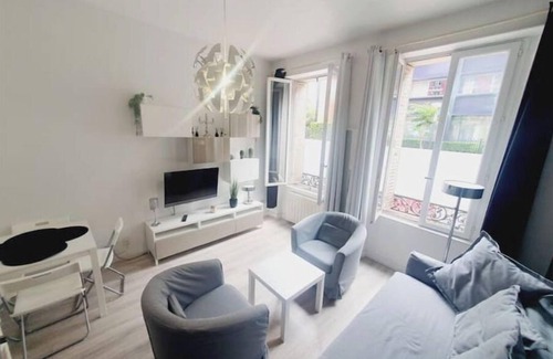 Clichy Apartment | Appartement Avec Patio à en Plein Centre Ville