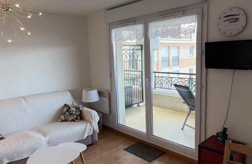 Port Guillaume Apartment | Appartement avec Piscine et Parking, 2 Pièces à Port-Guillaume - FR-1-487-347