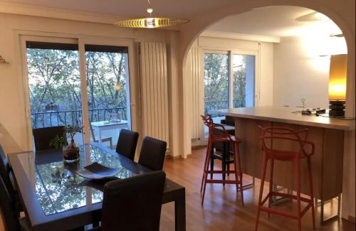 6th Arrondissement Apartment | Appartement avec vue sur le parc de la tête d'or
