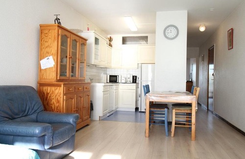 Balaruc-les-Bains Apartment | Appartement Balaruc-les-Bains, 2 pièces, 2 personnes - FR-1-553-17