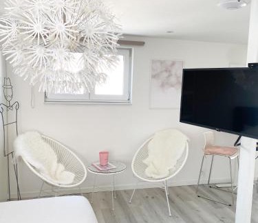 Louveigne Apartment | Appartement Blanc cocooning