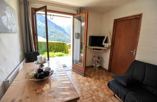 Champagny-en-Vanoise Apartment | Appartement confortable a Champagny en Vanoise vue montagne 42 m²