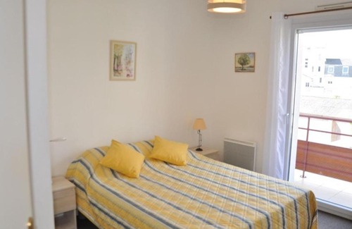 Perros-Guirec Apartment | Appartement central avec WIFI, 2 chambres, vue mer, parking privé à Perros-Guirec - FR-1-368-114