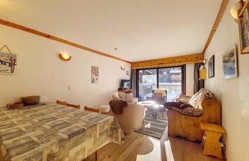 Val-d'Isere Apartment | Appartement centre Val d'Isère, balcon, 2 pièces cabine, proche pistes, WiFi, non-fumeur - FR-1-518-84