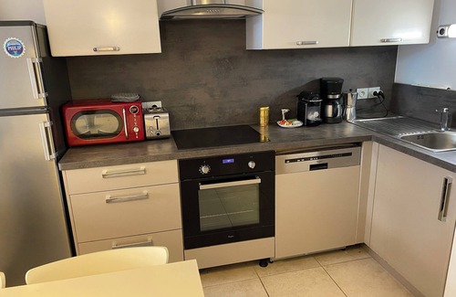 Porquerolles Apartment | Appartement Climatisé 50m2 au Centre du Village de Porquerolles